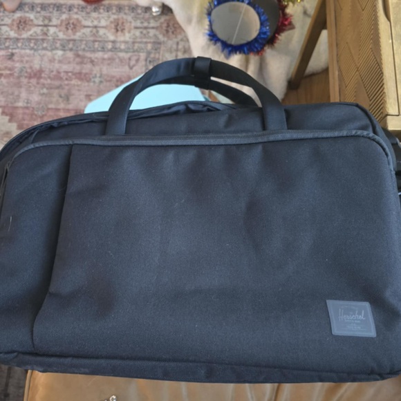 Herschel Gibson Tech Messenger Bag - Black - Picture 4 of 10